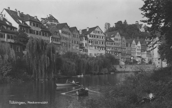 Ruderer auf dem Neckar in Tübingen