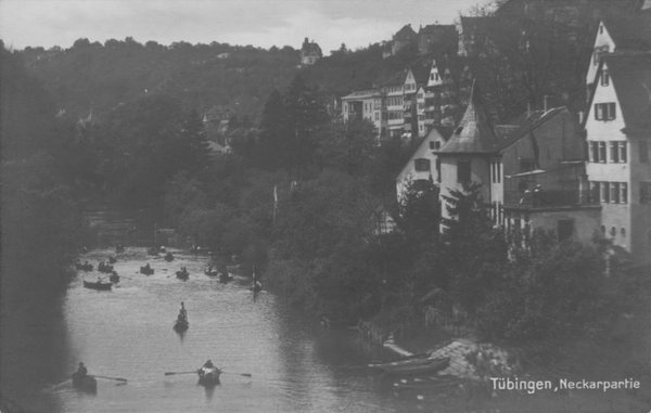 Ruderboote auf dem Neckar in Tübingen