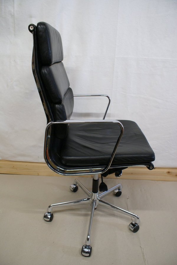 Vitra Soft Pad Chair EA 219