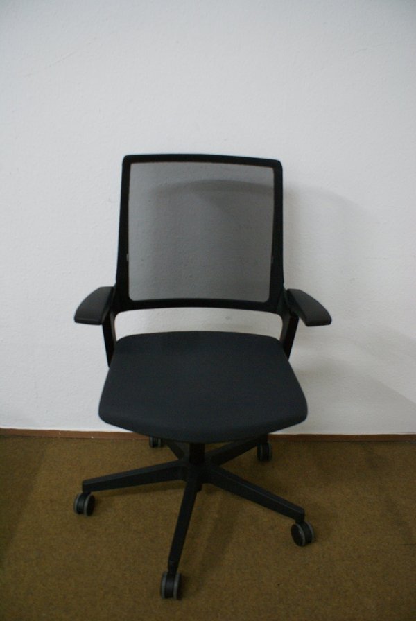 Interstuhl Bürostuhl MOVY is3, grauer Sitzbezug.
