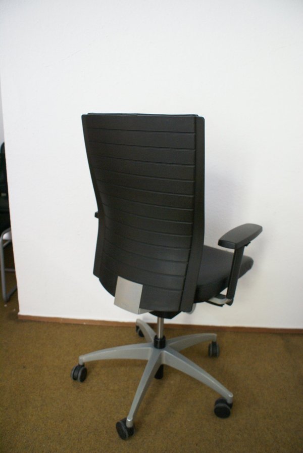 Steelcase Bürostuhl mit Armlehnen, Lederbezug.